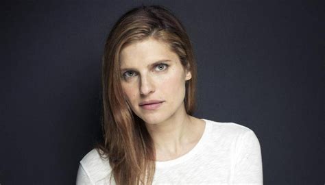 lake bell tits|Lake Bell Body Measurements Bra Size Height Weight Vital Stats。